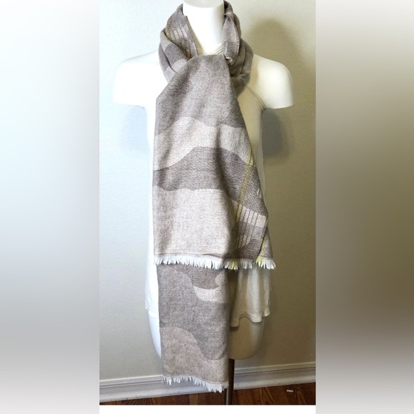 Gap Scarf Wrap Oversized Tan Touch Of Yellow Very Soft Wrap - Picture 5 of 13